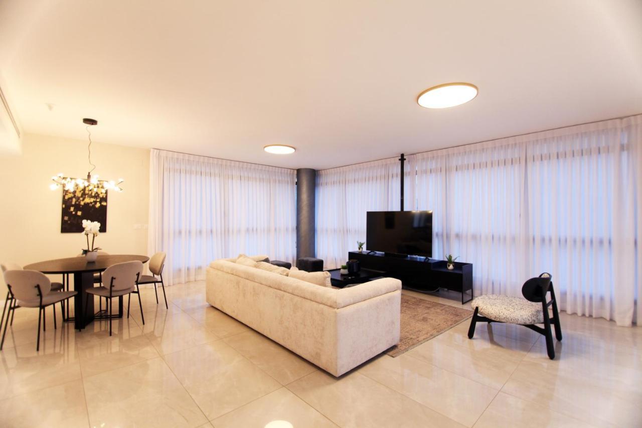 Mini Penthouse Near The Beach Netanja Exterior foto