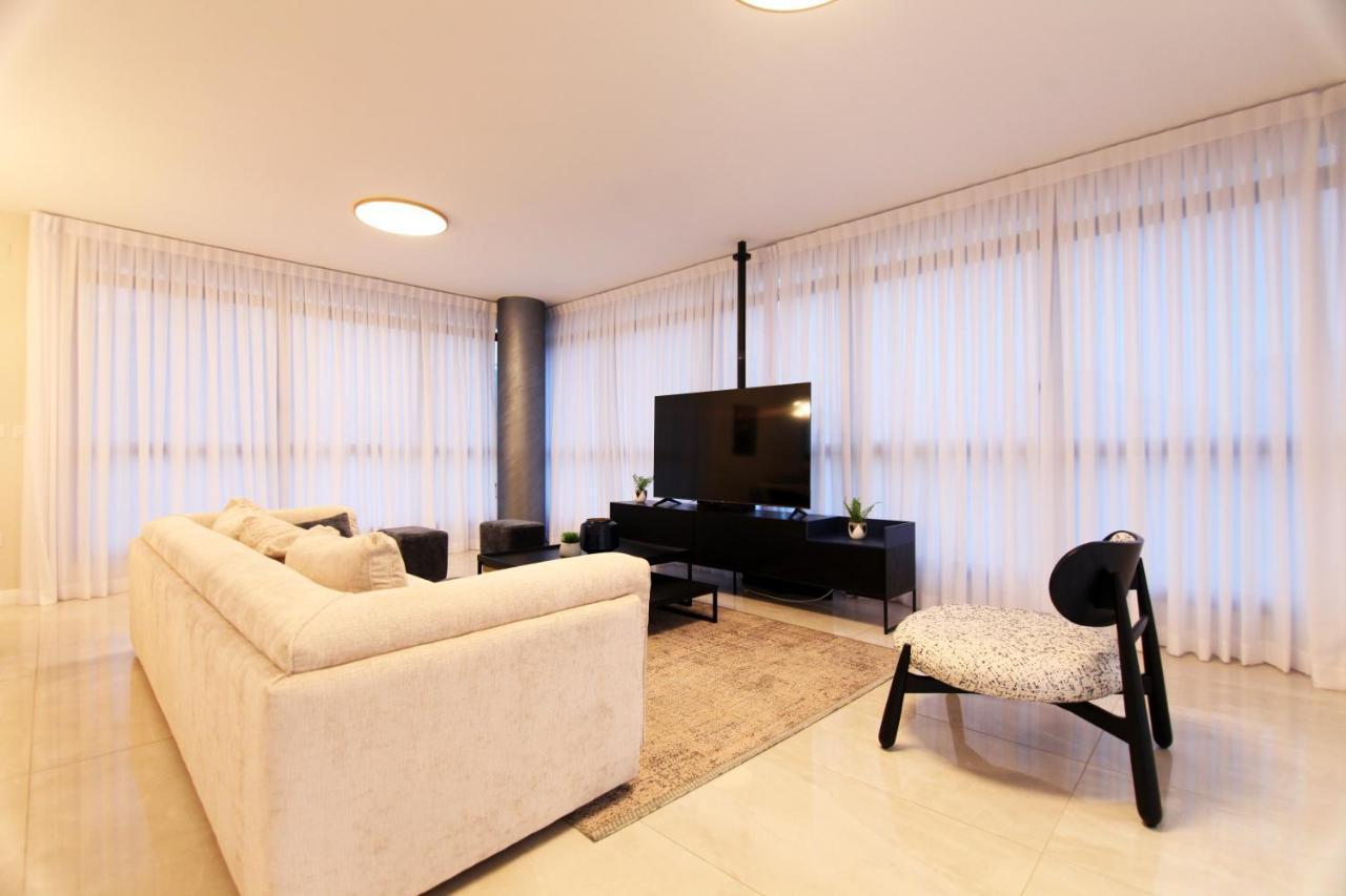 Mini Penthouse Near The Beach Netanja Exterior foto