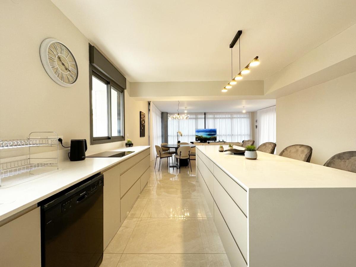 Mini Penthouse Near The Beach Netanja Exterior foto
