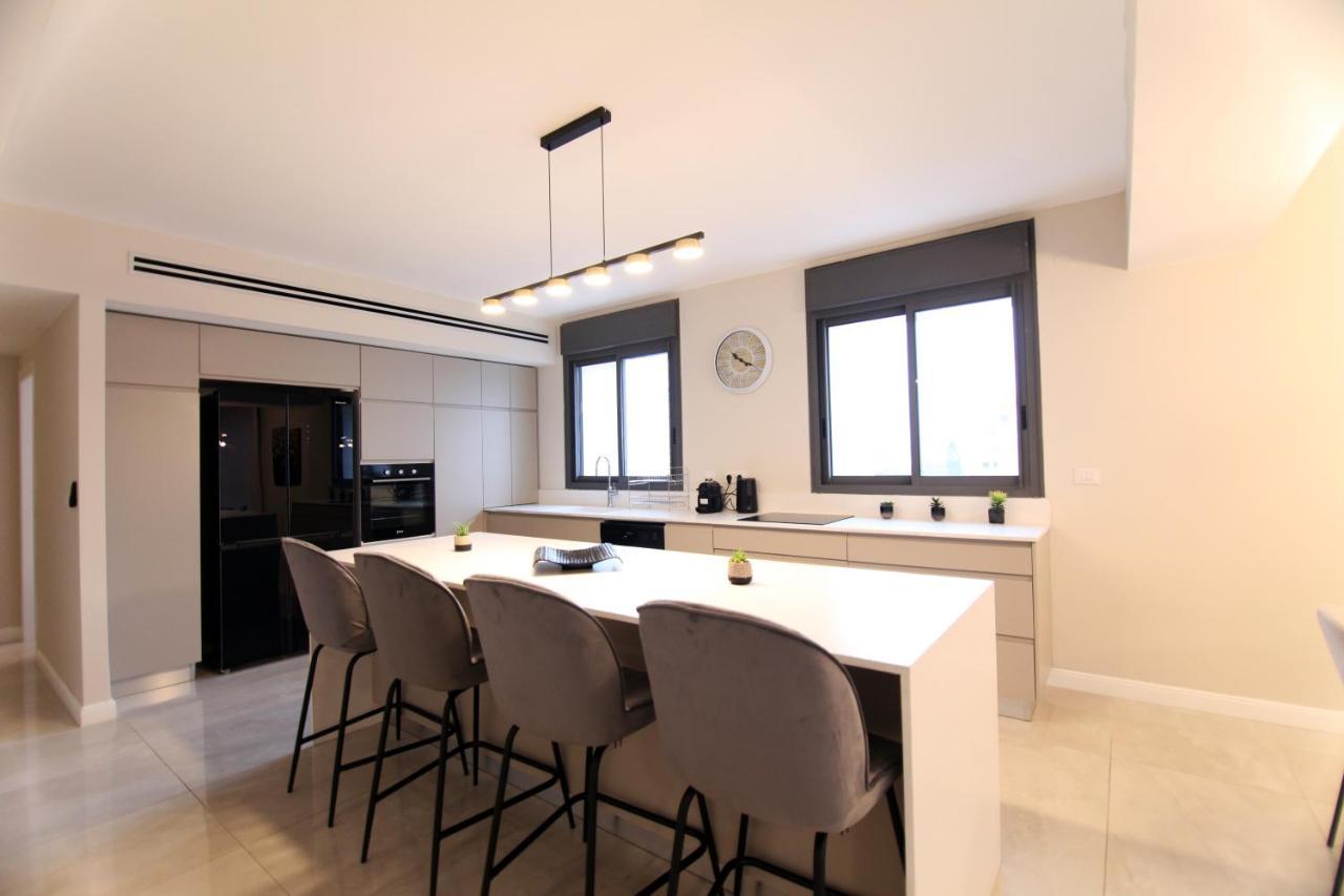 Mini Penthouse Near The Beach Netanja Exterior foto