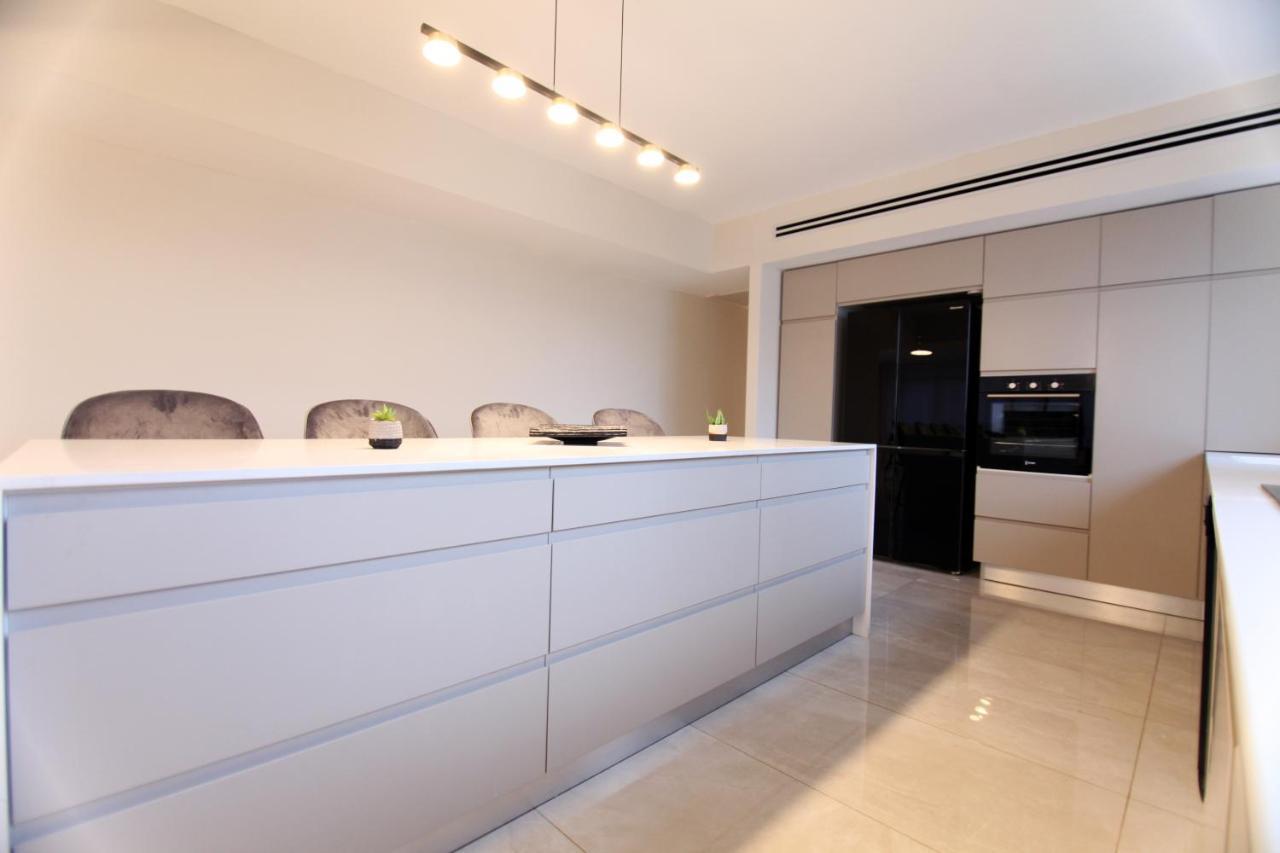 Mini Penthouse Near The Beach Netanja Exterior foto